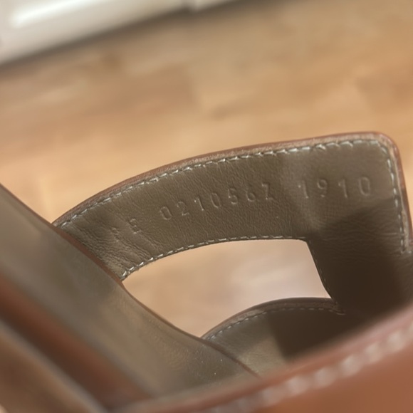 Hermes Gold Oran Sandals - Picture 4 of 4